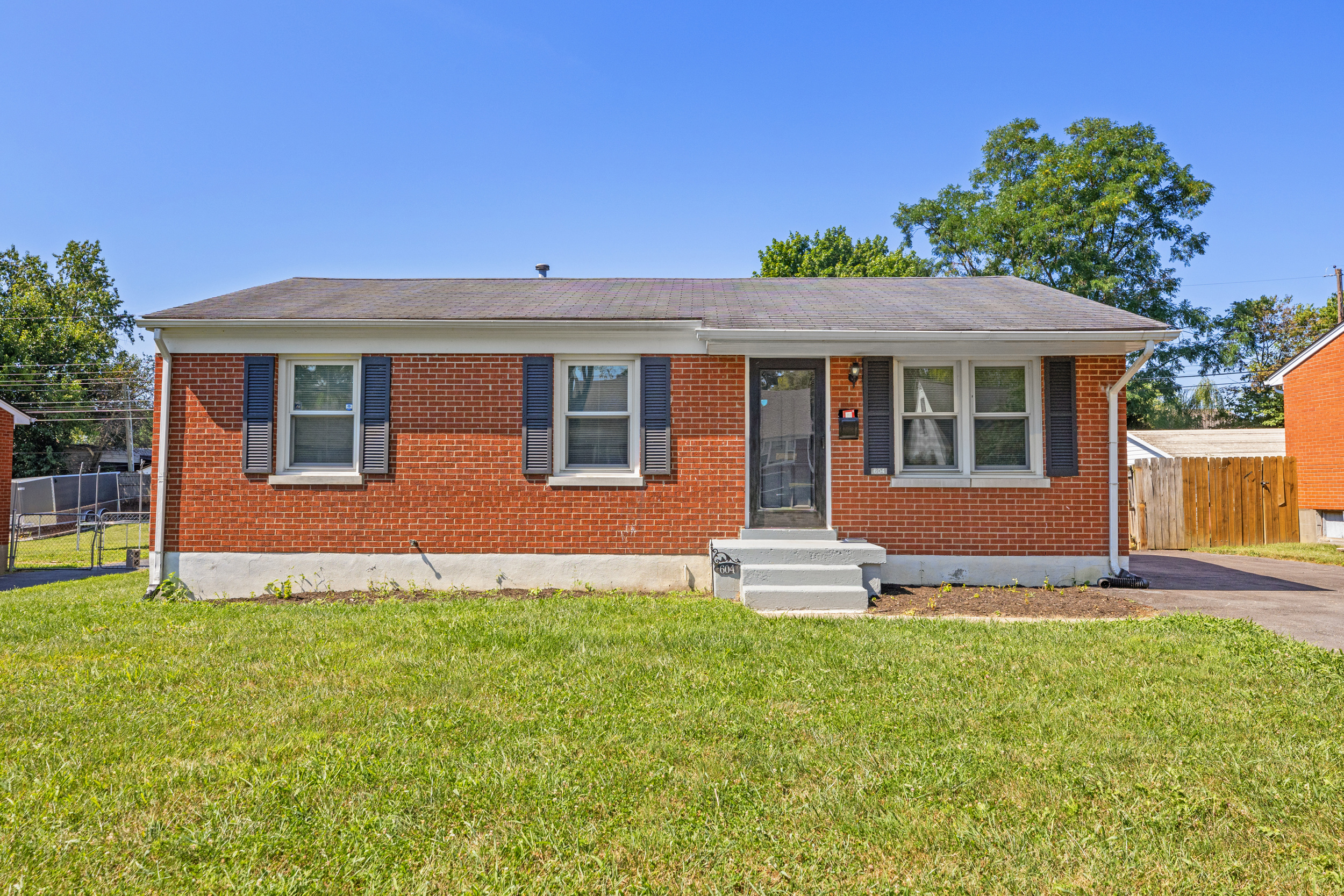 604 Hi Crest Drive